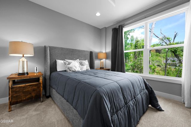 732 Beanstalk Road, Gatlinburg, TN 37738