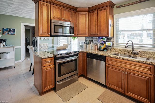4419 S Highgate CIR, Portsmouth, VA 23703
