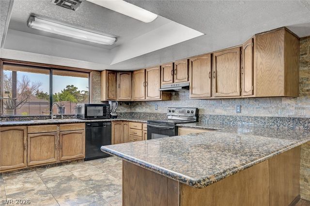 6975 Obannon Drive, Las Vegas, NV 89117