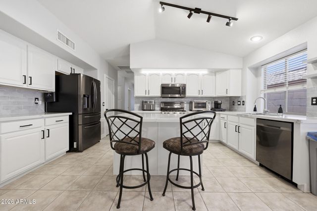 2153 E KEMPTON Road, Chandler, AZ 85225