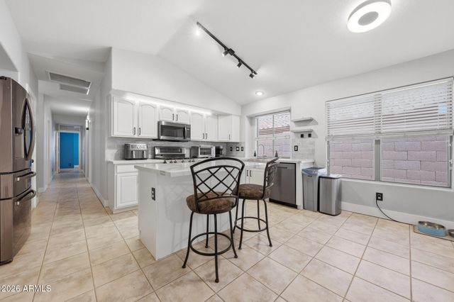 2153 E KEMPTON Road, Chandler, AZ 85225