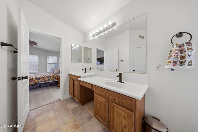 2153 E KEMPTON Road, Chandler, AZ 85225