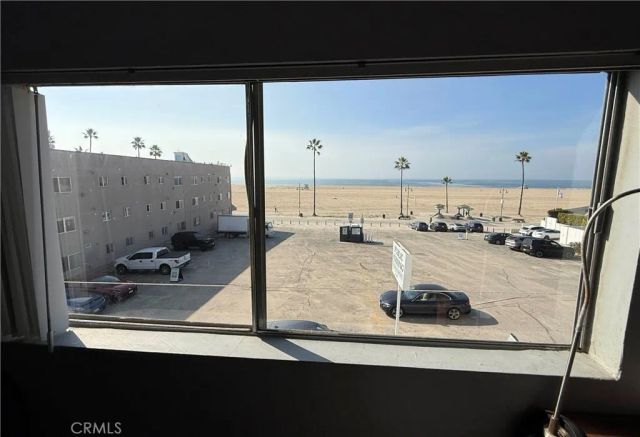18 Sunset, Venice, CA 90291