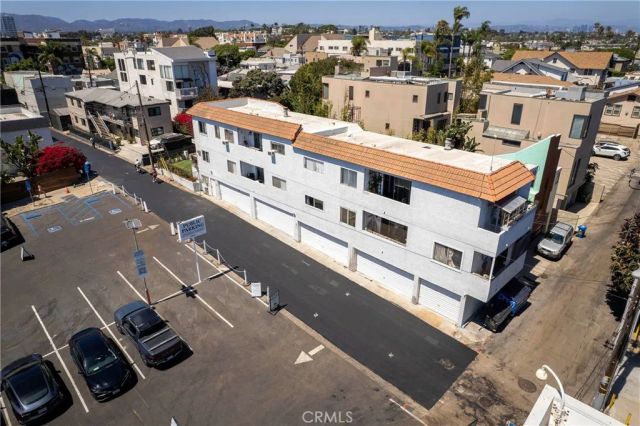 18 Sunset, Venice, CA 90291