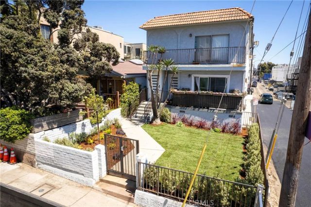 18 Sunset, Venice, CA 90291