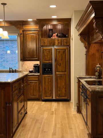 5341 S Woodfield Avenue, Springfield, MO 65810