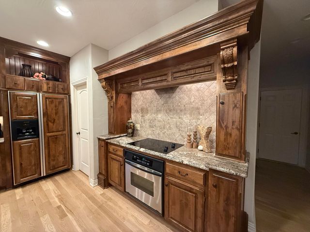 5341 S Woodfield Avenue, Springfield, MO 65810