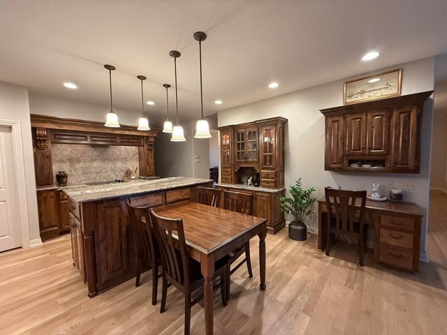 5341 S Woodfield Avenue, Springfield, MO 65810