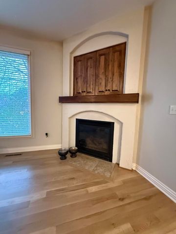 5341 S Woodfield Avenue, Springfield, MO 65810