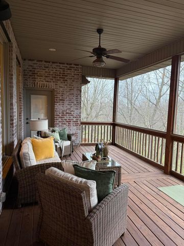 5341 S Woodfield Avenue, Springfield, MO 65810