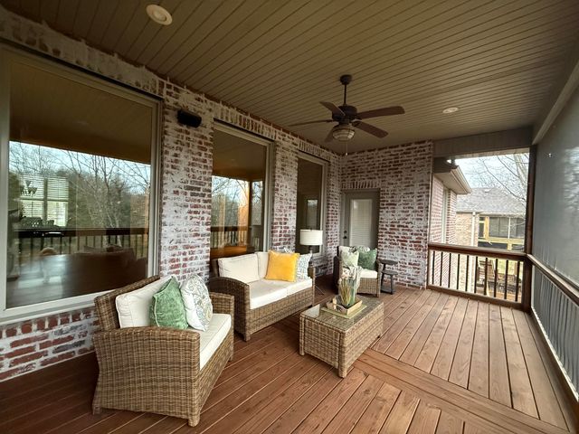 5341 S Woodfield Avenue, Springfield, MO 65810