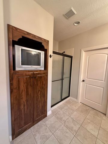 5341 S Woodfield Avenue, Springfield, MO 65810