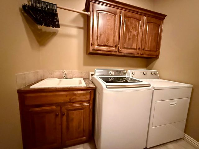 5341 S Woodfield Avenue, Springfield, MO 65810