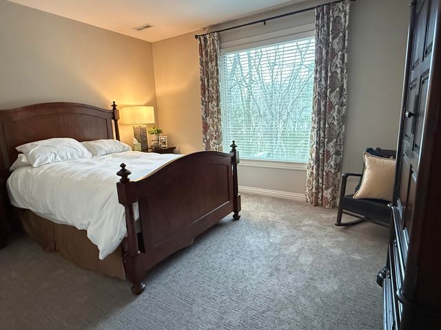 5341 S Woodfield Avenue, Springfield, MO 65810