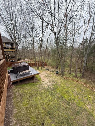 5341 S Woodfield Avenue, Springfield, MO 65810