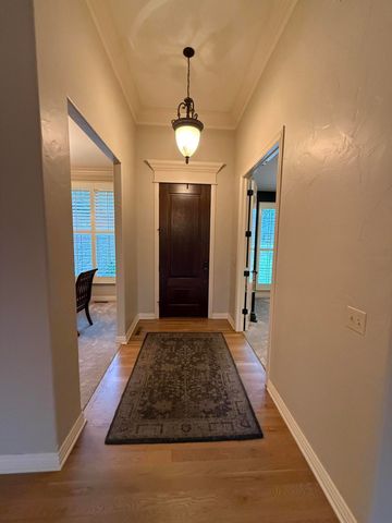 5341 S Woodfield Avenue, Springfield, MO 65810