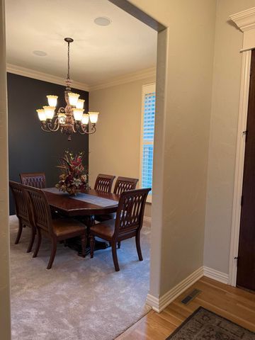 5341 S Woodfield Avenue, Springfield, MO 65810