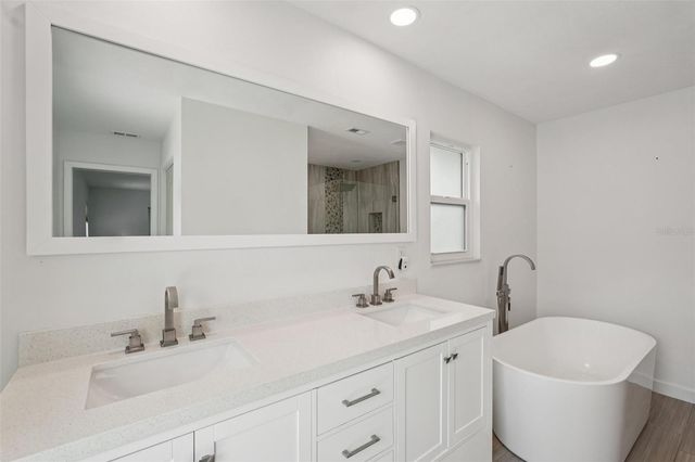 5385 DOMINICA CIRCLE, Sarasota, FL 34233