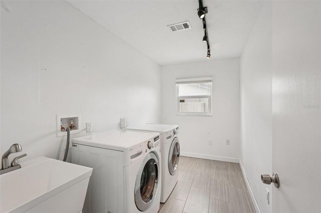 5385 DOMINICA CIRCLE, Sarasota, FL 34233