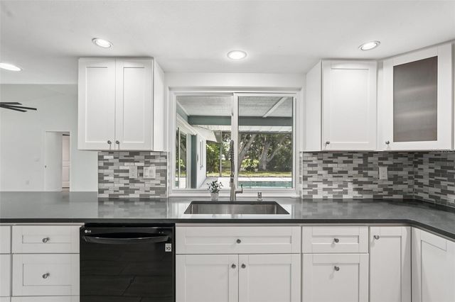 5385 DOMINICA CIRCLE, Sarasota, FL 34233