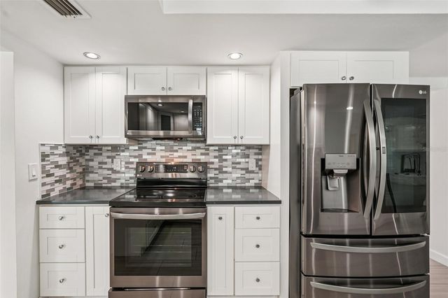 5385 DOMINICA CIRCLE, Sarasota, FL 34233