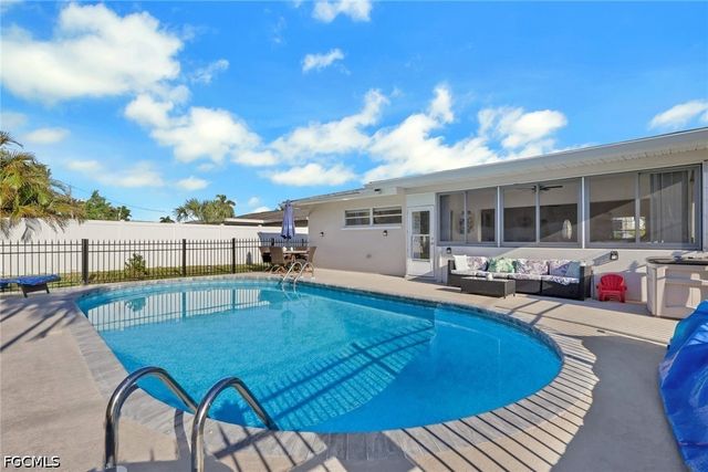 752 Coral DR, Cape Coral, FL 33904