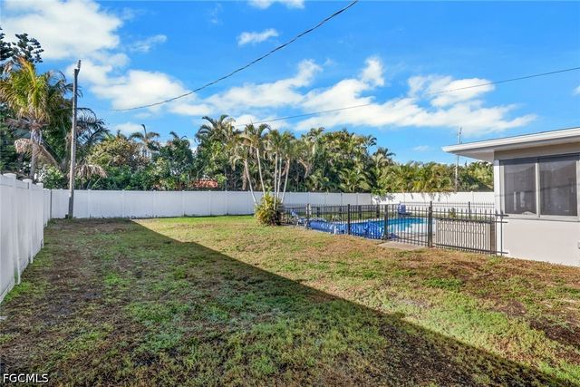 752 Coral DR, Cape Coral, FL 33904