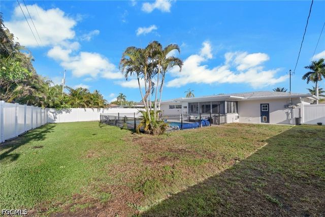 752 Coral DR, Cape Coral, FL 33904