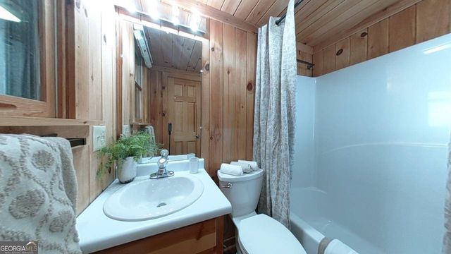 505 Long Mountain Drive, Lakemont, GA 30552