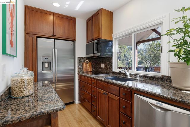 5430 Estates DR, Oakland, CA 94618