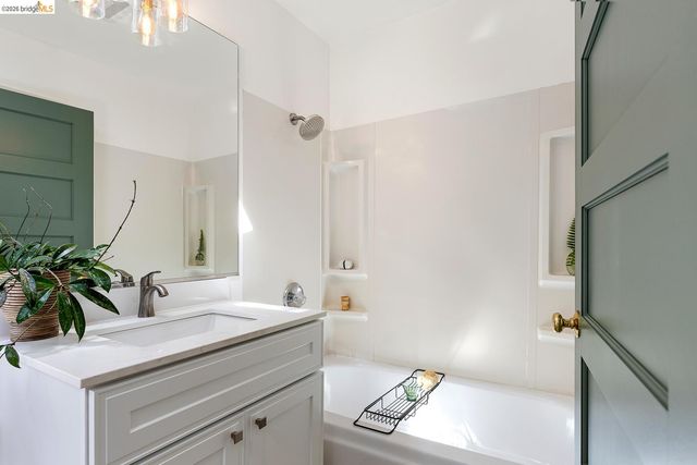 5430 Estates DR, Oakland, CA 94618