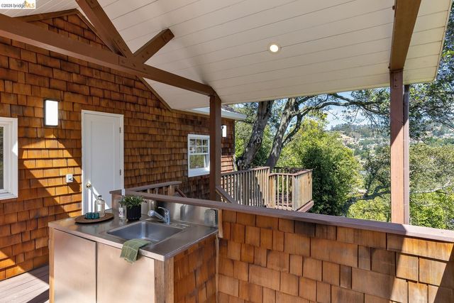 5430 Estates DR, Oakland, CA 94618
