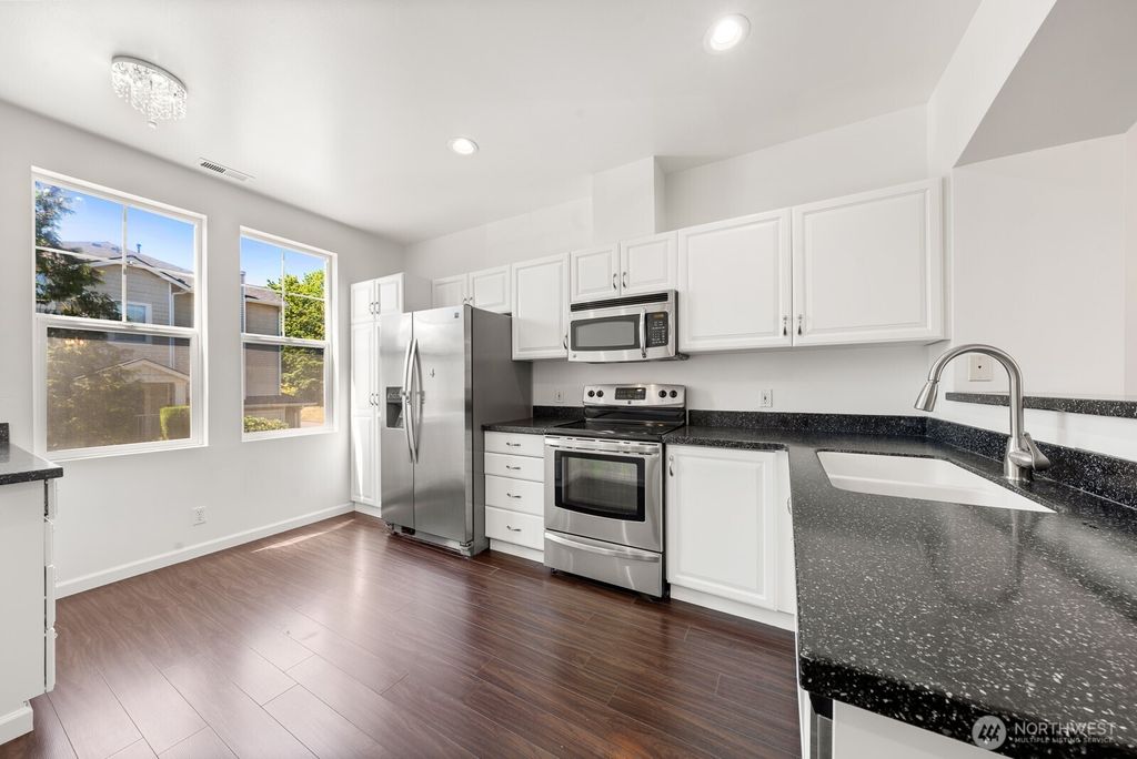 23218 62nd Avenue S #21-4, Kent, WA 98032
