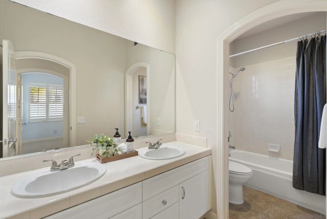 7312 Binnacle Dr, Carlsbad, CA 92011
