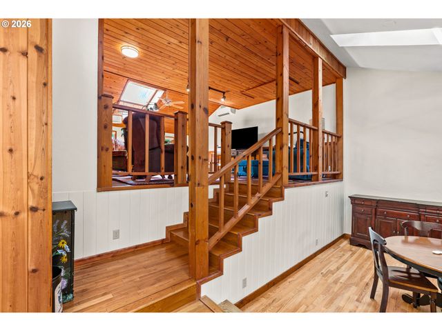 537 S 71ST St, Springfield, OR 97478