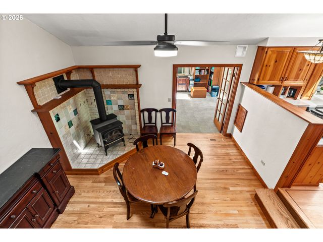 537 S 71ST St, Springfield, OR 97478