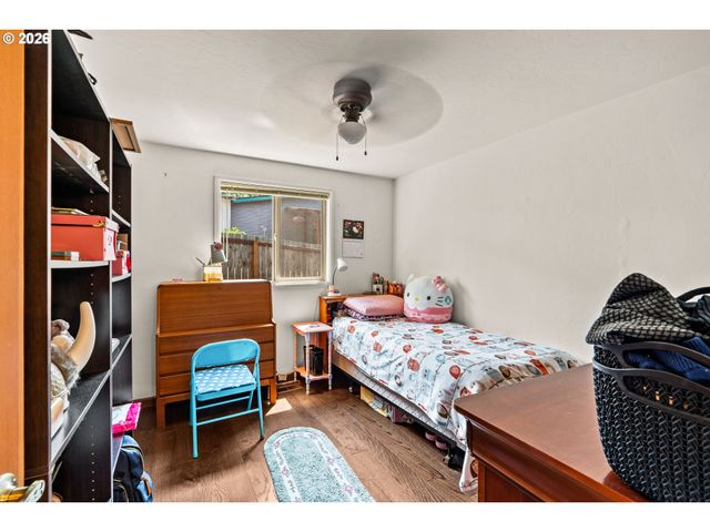 537 S 71ST St, Springfield, OR 97478