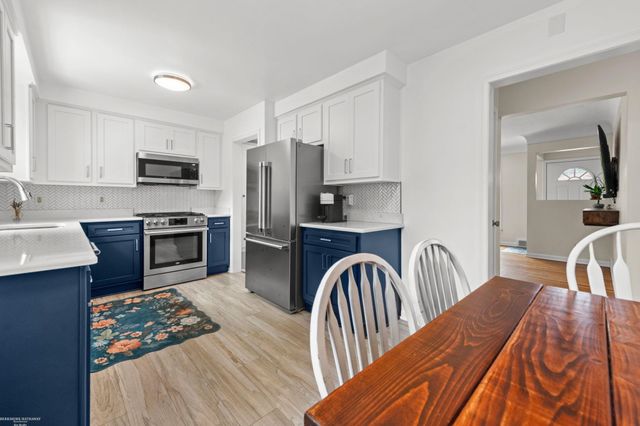 22914 Lincoln Street, Saint Clair Shores, MI 48082