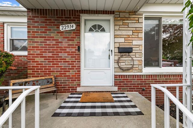 22914 Lincoln Street, Saint Clair Shores, MI 48082