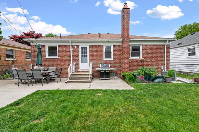 22914 Lincoln Street, Saint Clair Shores, MI 48082