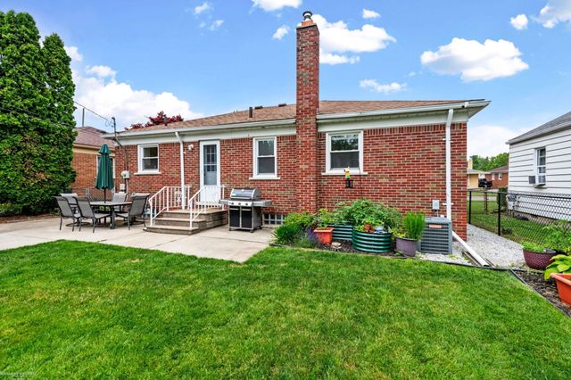 22914 Lincoln Street, Saint Clair Shores, MI 48082