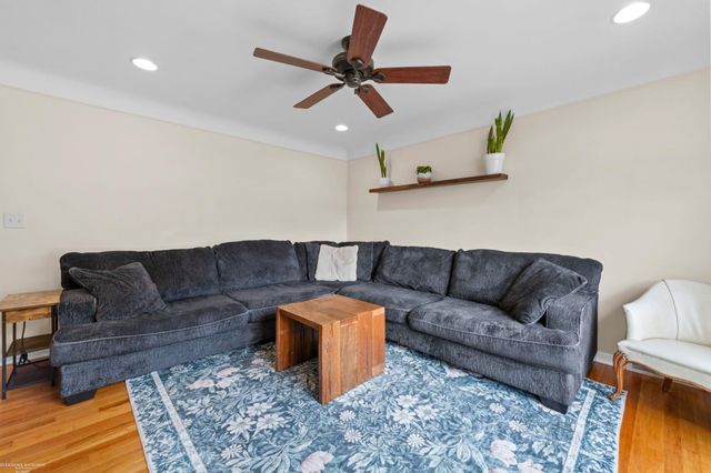 22914 Lincoln Street, Saint Clair Shores, MI 48082