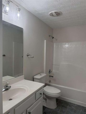 5275 Ashbury Manor Lane, Sugar Hill, GA 30518