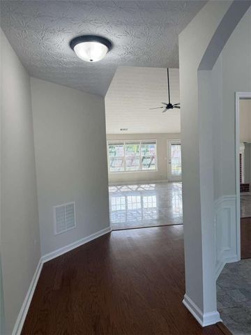 5275 Ashbury Manor Lane, Sugar Hill, GA 30518