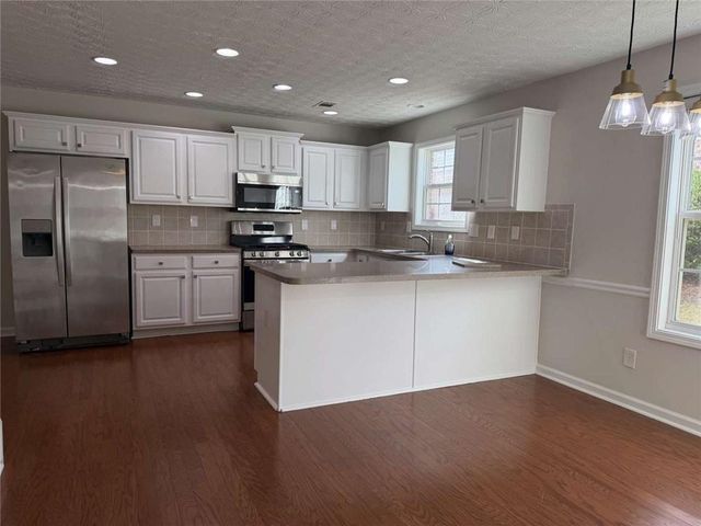 5275 Ashbury Manor Lane, Sugar Hill, GA 30518