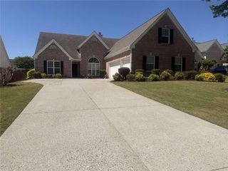 5275 Ashbury Manor Lane, Sugar Hill, GA 30518