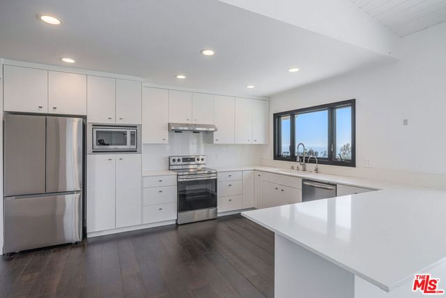 17921 VICINO Way, Pacific Palisades, CA 90272