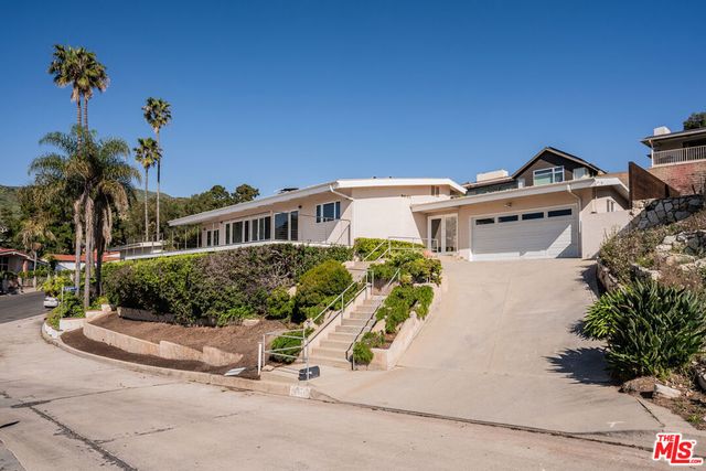 17921 VICINO Way, Pacific Palisades, CA 90272