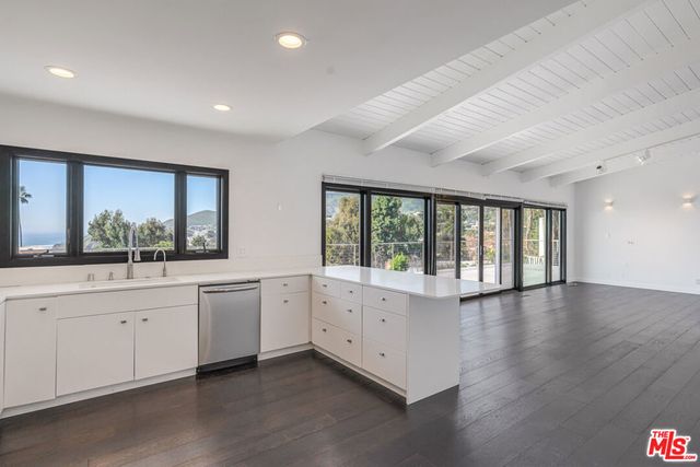 17921 VICINO Way, Pacific Palisades, CA 90272