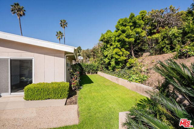 17921 VICINO Way, Pacific Palisades, CA 90272